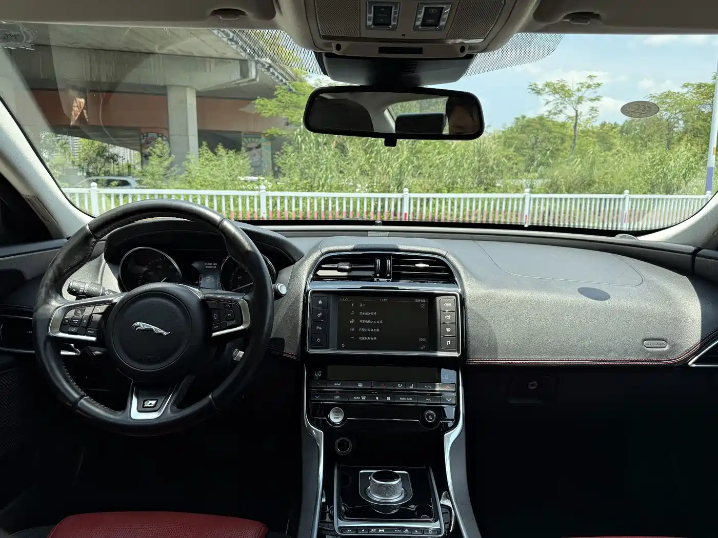 Jaguar XE 2015 2015 2.0T 200PS R-Sport