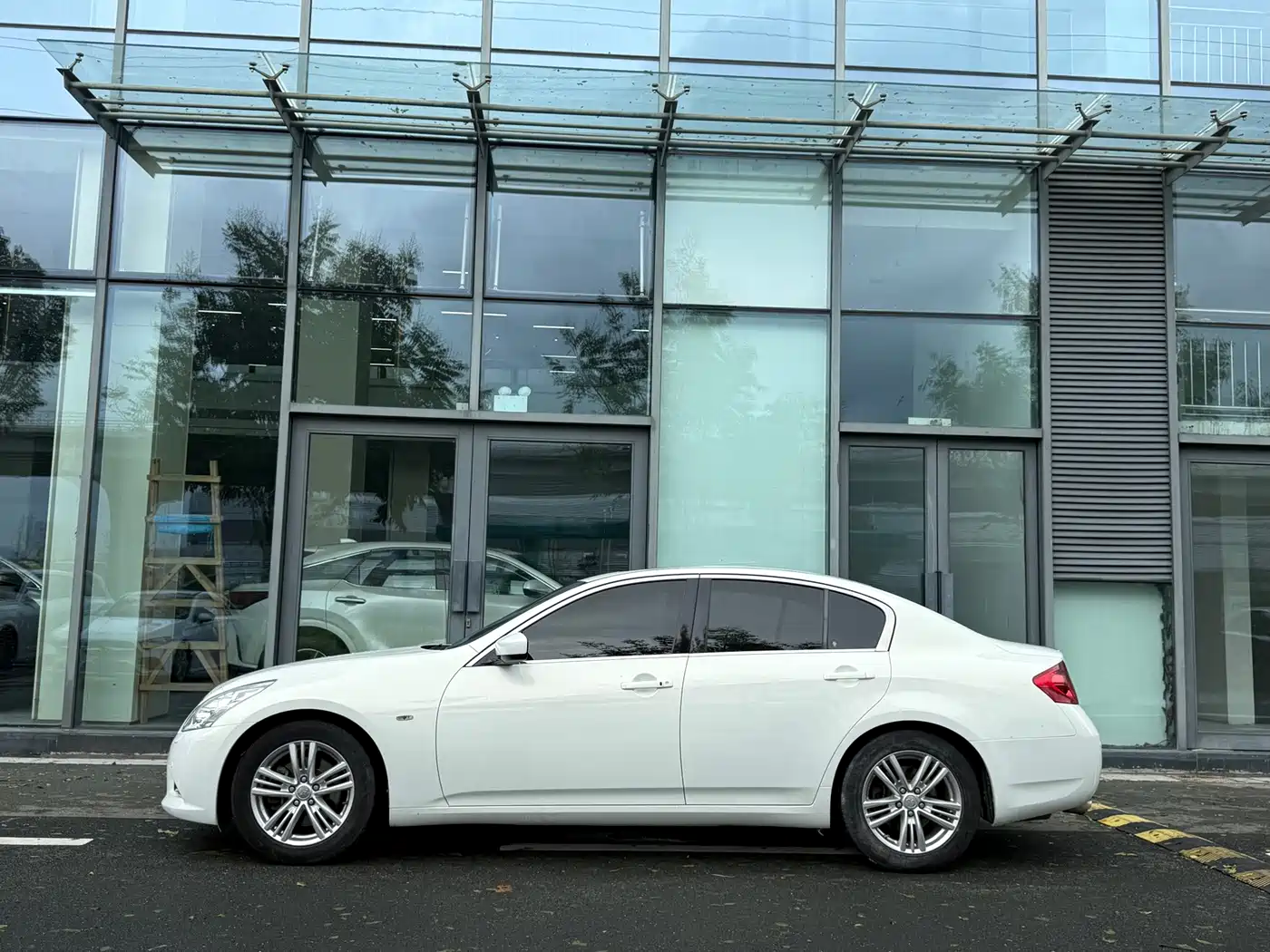 Infiniti G Series 2013 2013 G25 Sedan Sport Edition