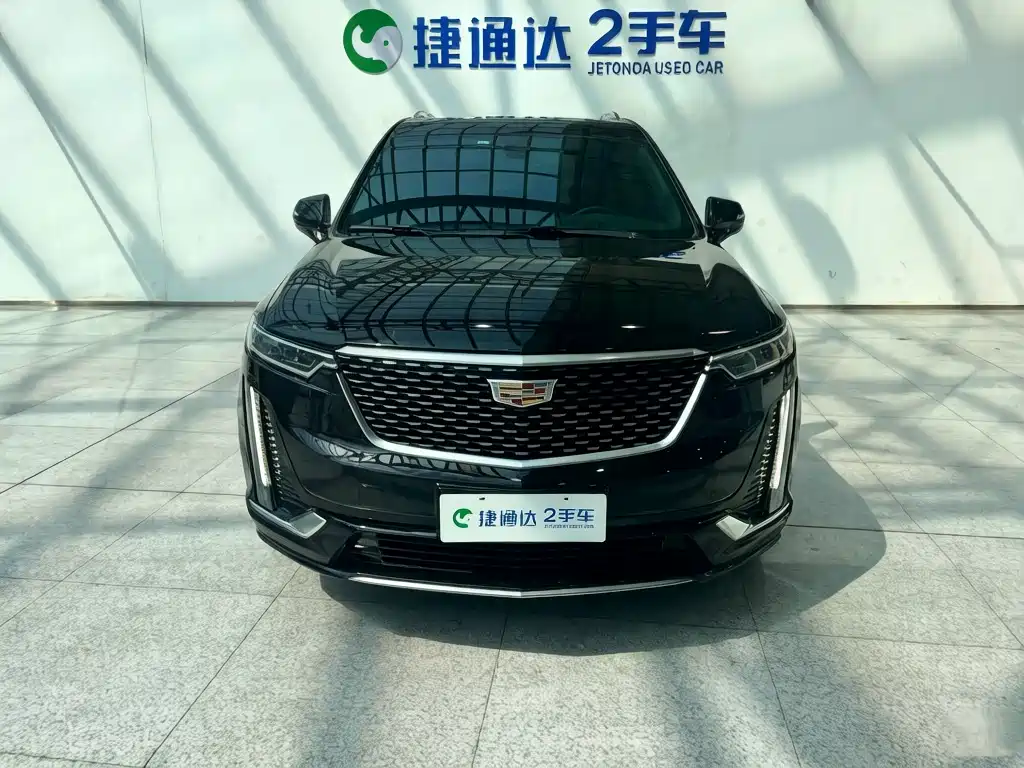 CADILLAC XT6