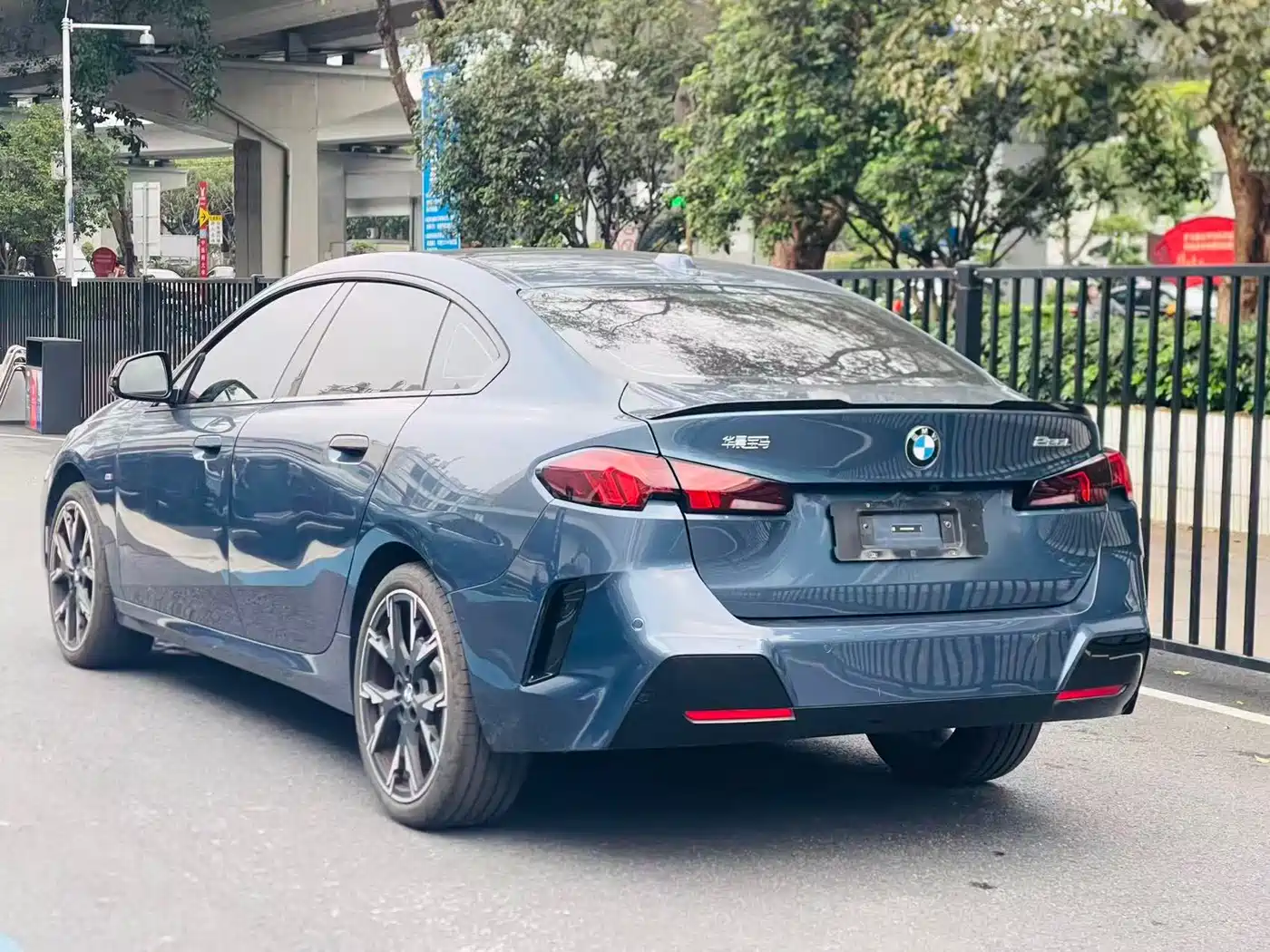BMW 2 Series 2025 225L M Sport Moonlight Package фото 5