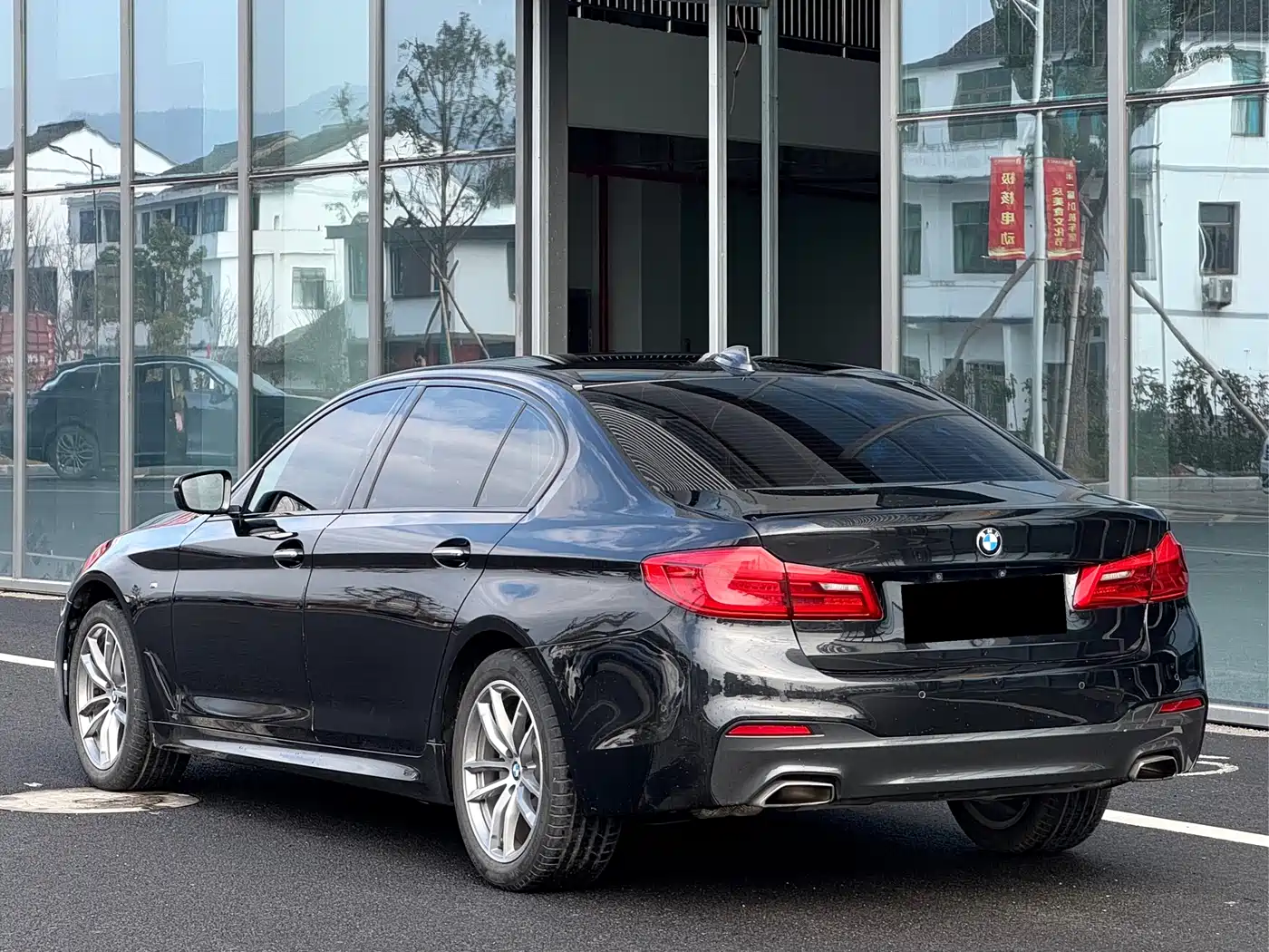 BMW 5 Series 2018 525Li M Sport Package фото 4