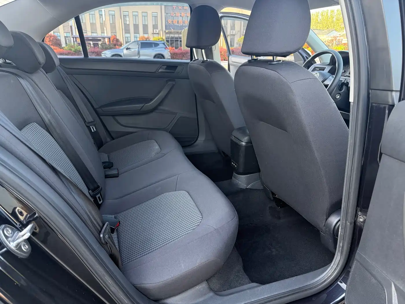 Volkswagen Santana 2016 1.4L Manual Trend Edition фото 11