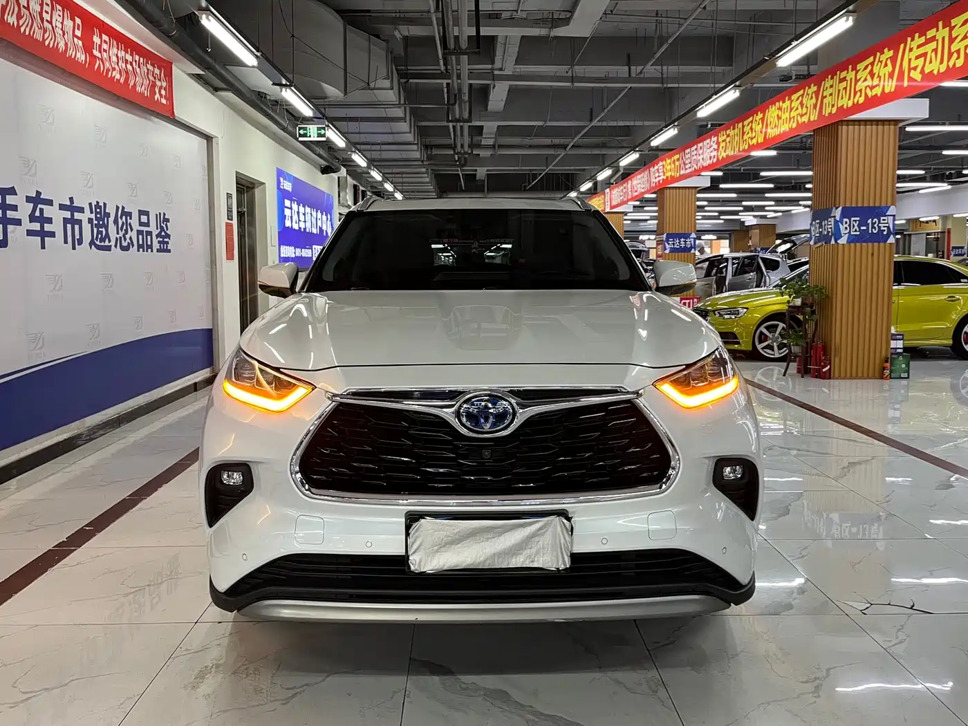 TOYOTA HIGHLANDER