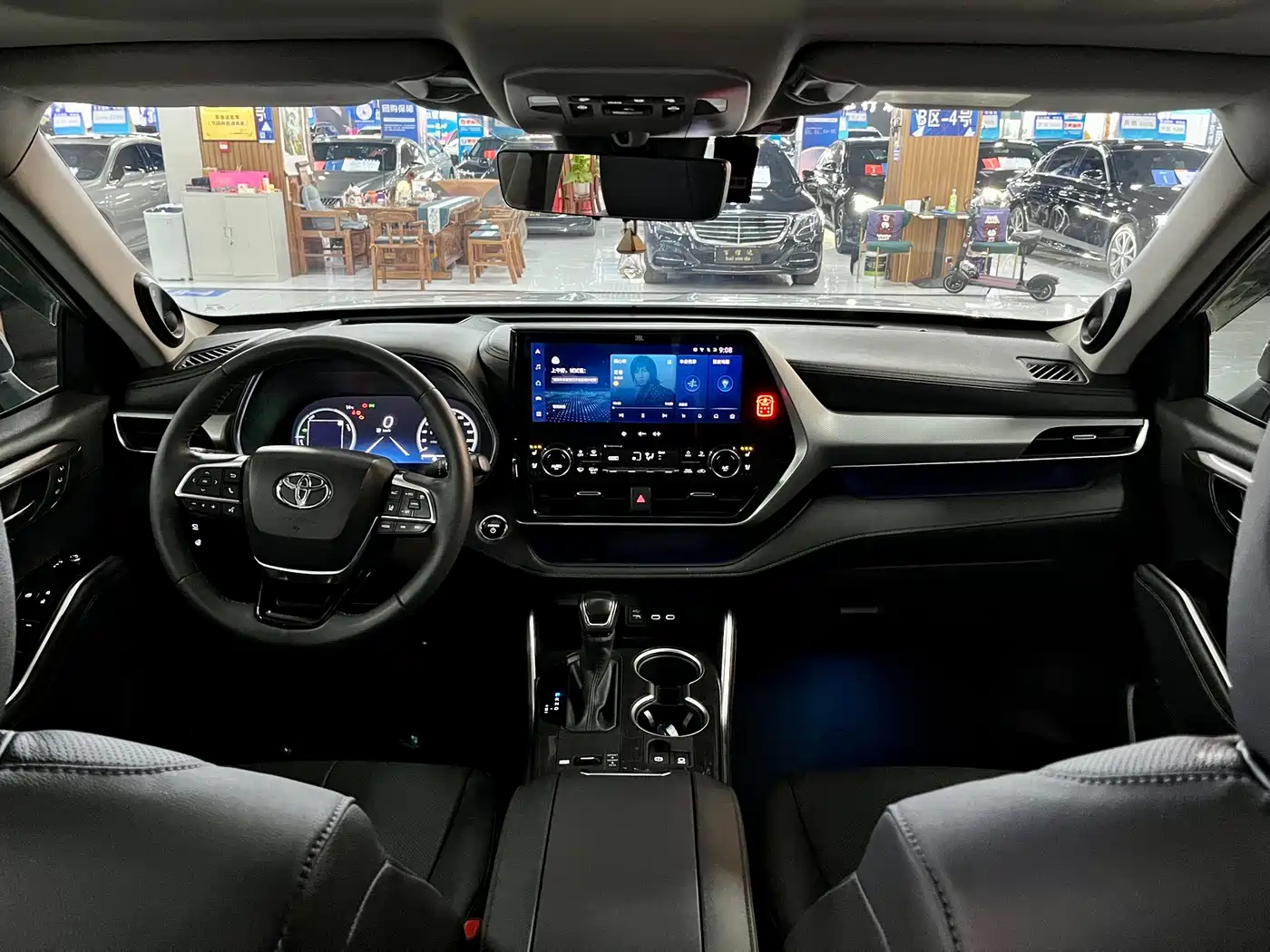 TOYOTA HIGHLANDER