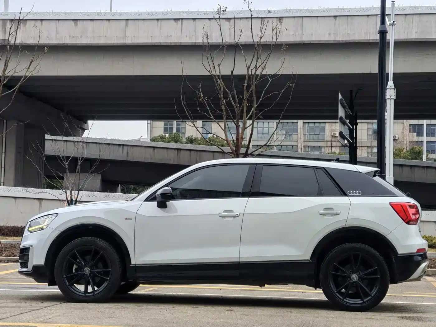 Audi Q2L 2018 35 TFSI Launch Exclusive Edition China VI фото 4