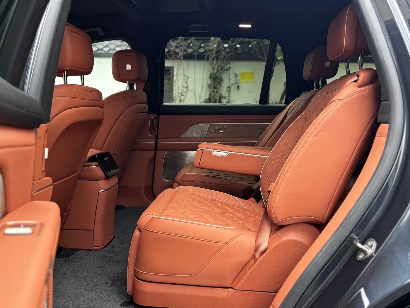 NIO ES8 2026 2025 Model 6-Seat Executive Luxury Edition
