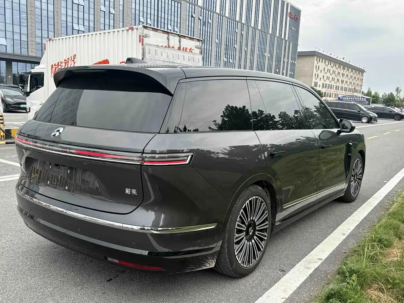NIO NIO ES8 2025 Model 6-Seat Executive Luxury Edition 9