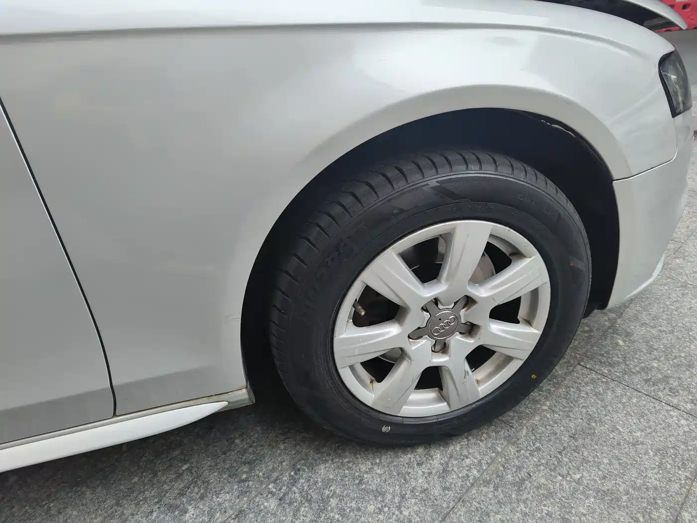 Audi A4L 2011 2.0 TFSI Comfort фото 24