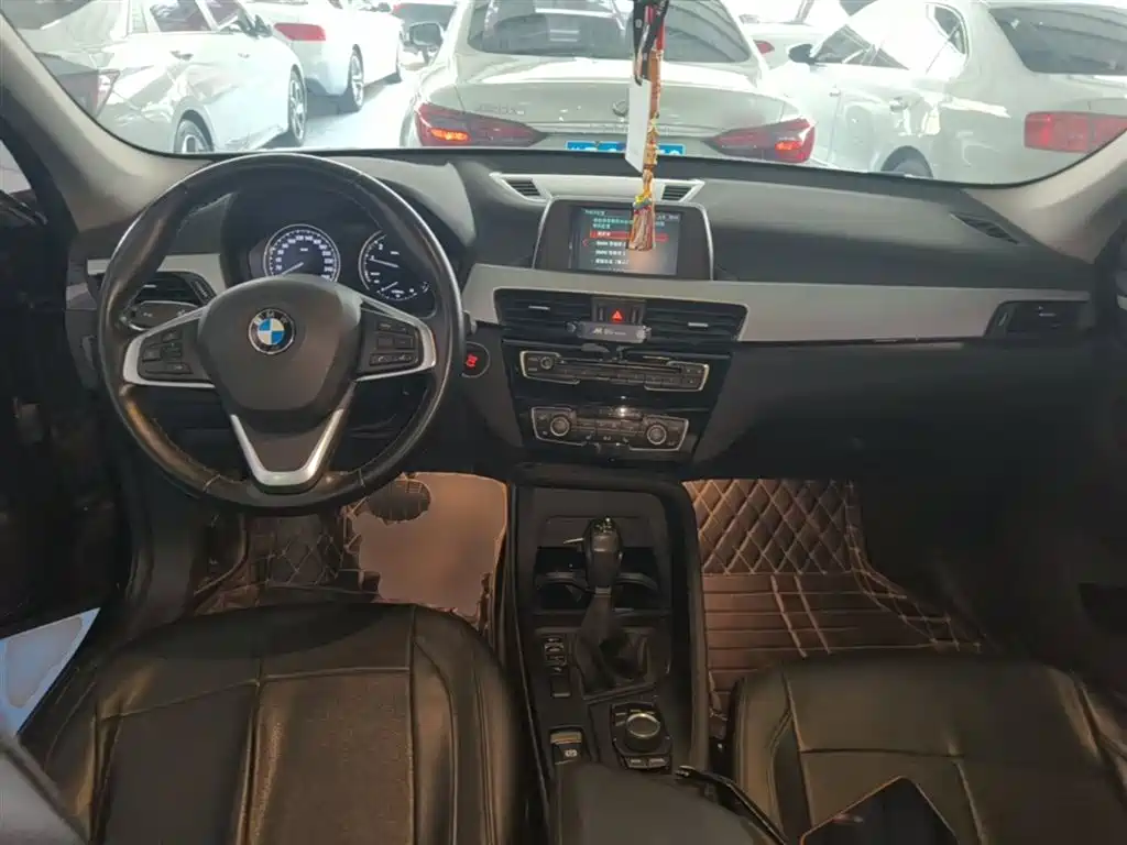 BMW X1 2019 sDrive18Li Fashion Model фото 10