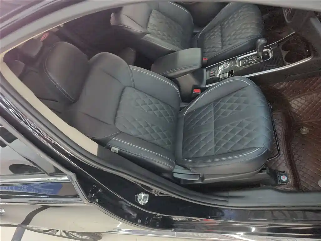 Mitsubishi Outlander 2021 2.4L 4WD Deluxe Edition 7-Seater фото 25
