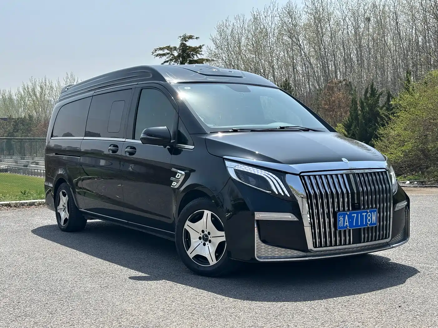 Mercedes-Benz Vito 2023 2.0T Business 7-Seater фото 3