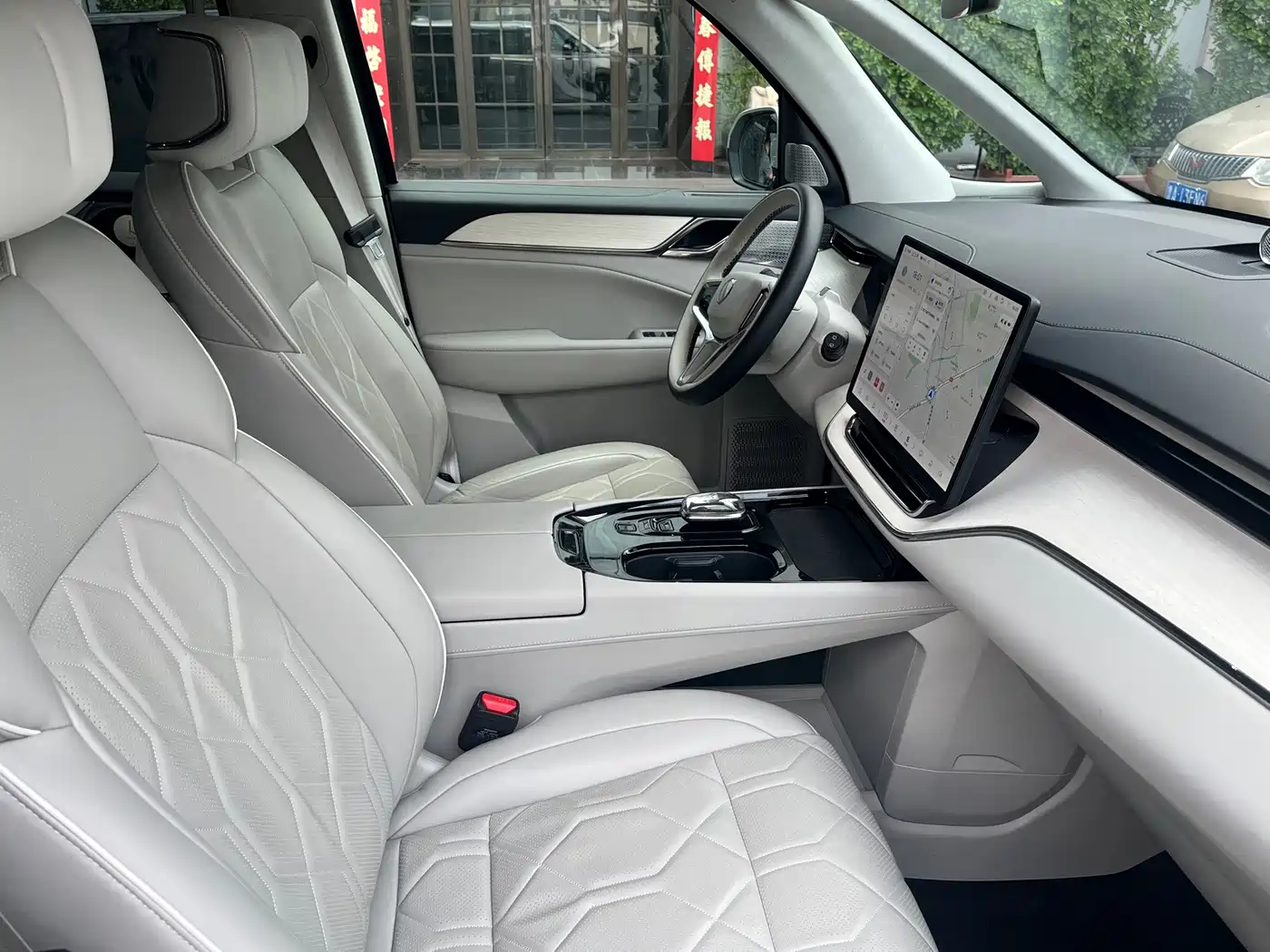 Volvo EM90 2024 2025 Ultra Six-Seater