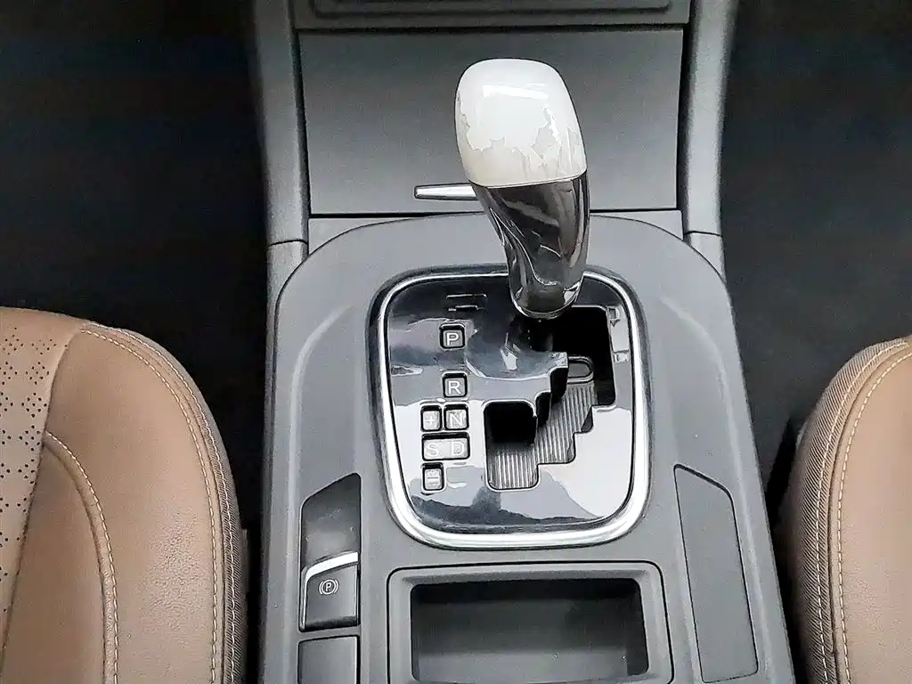 BYD S7 2017 2.0T Auto Luxury фото 13
