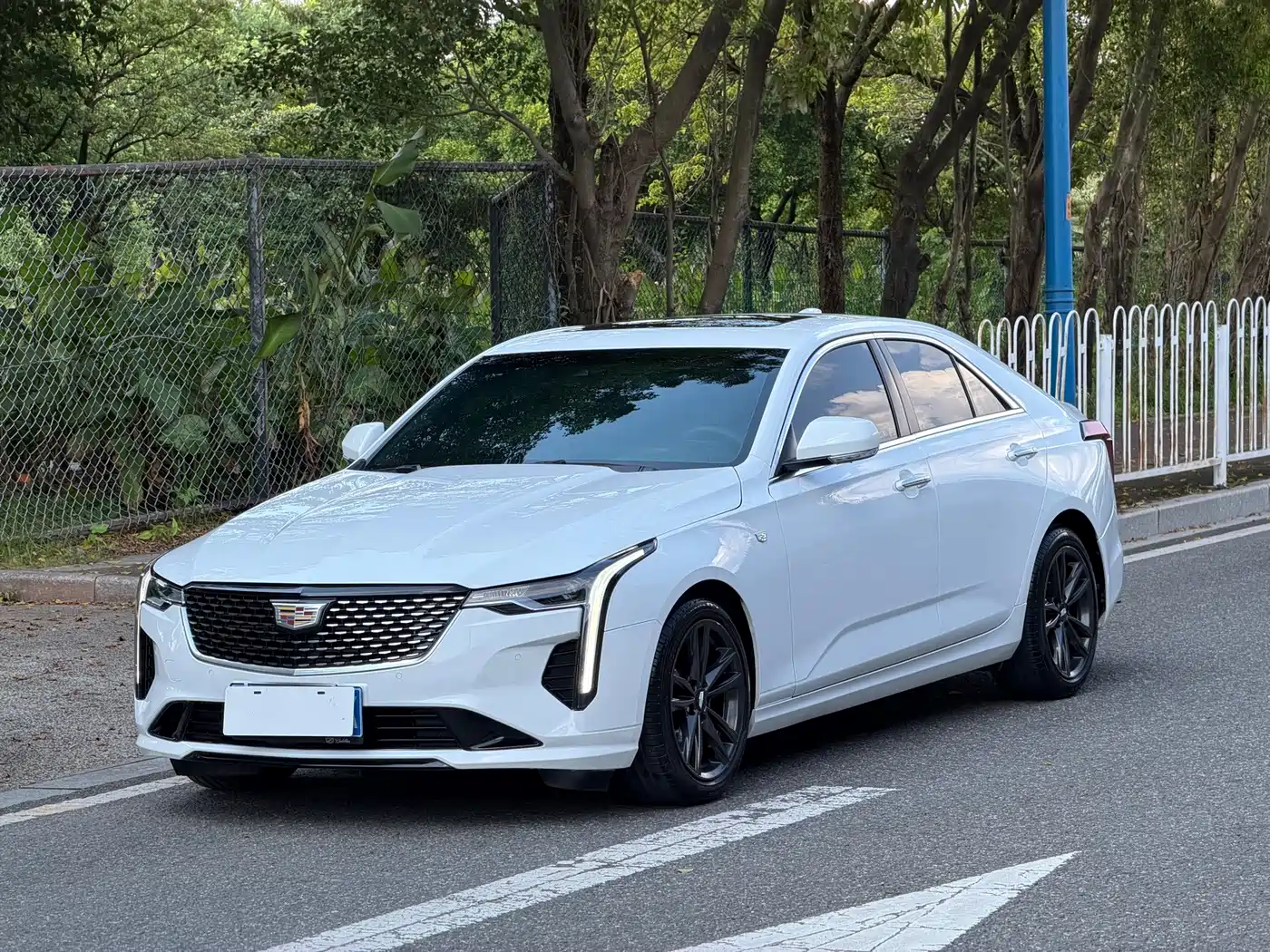 Cadillac CT4 2023 2022 28T Luxury Model