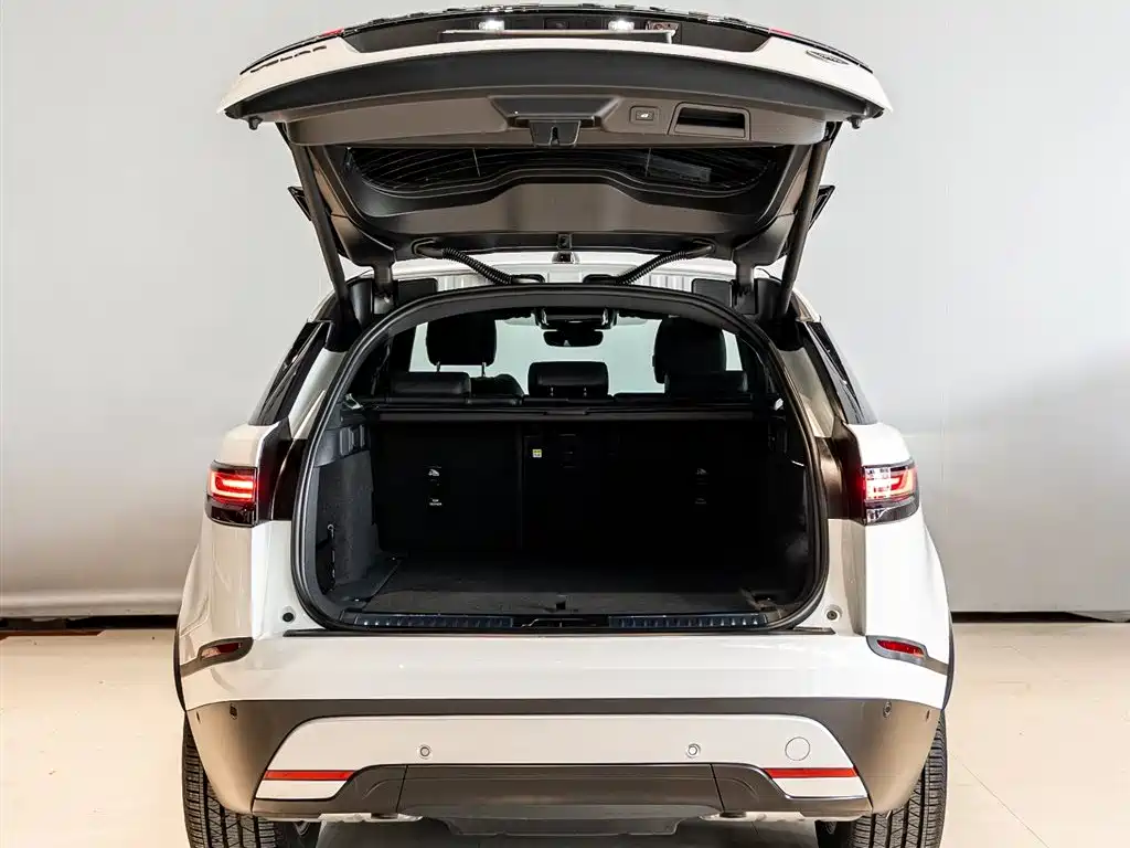 Land Rover Range Rover Velar 2025 S фото 18