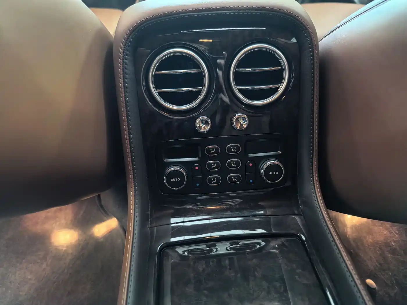 Bentley Flying Spur 2013 2010 6.0T 4-seater Version