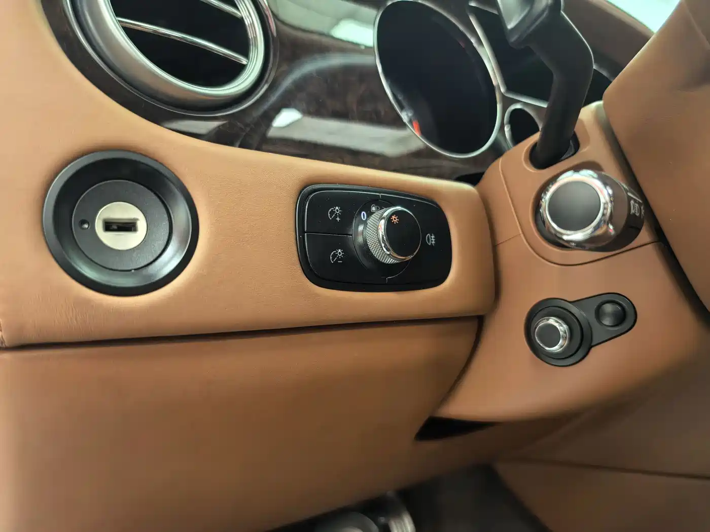 Bentley Flying Spur 2013 2010 6.0T 4-seater Version