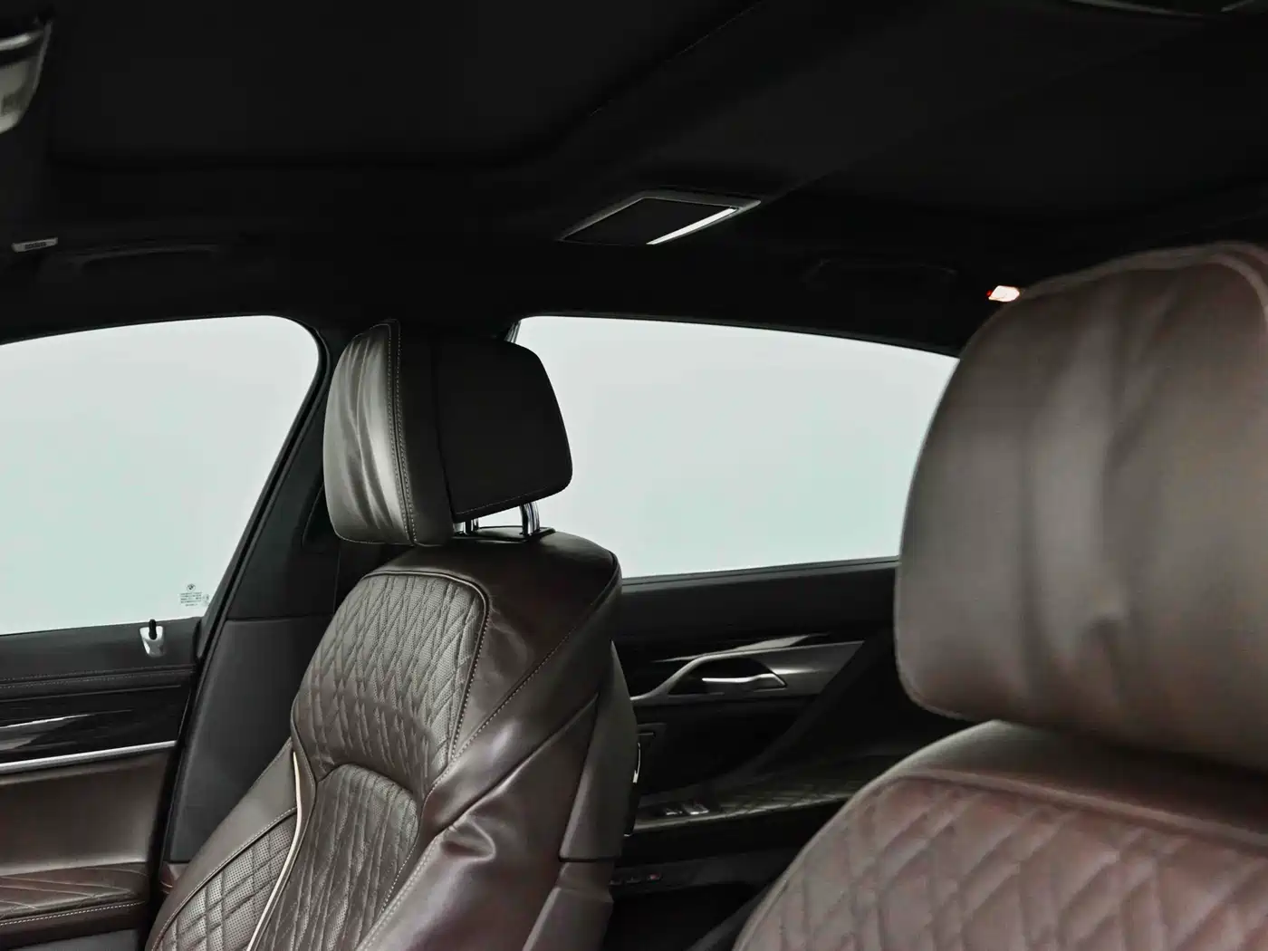 BMW 7 Series 2019 740Li Leading M Sport Package фото 26