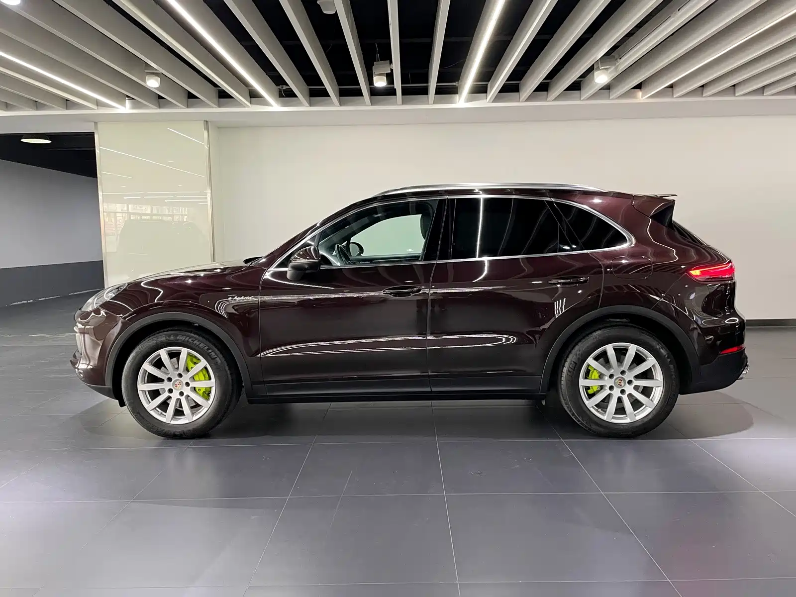 Photo 8 - Porsche Cayenne New Energy