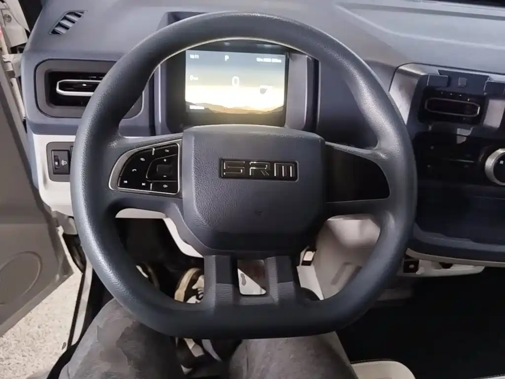 SRM Xinyuan Xinyuan E3 2026 2025 Model Fudi 310KM Utility Passenger