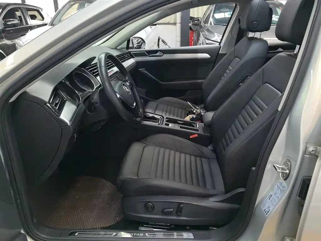 Volkswagen Magotan 2018 330TSI DSG Leading фото 15