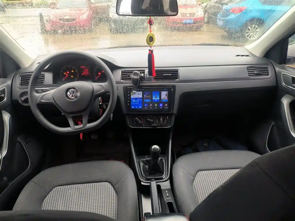VOLKSWAGEN SANTANA