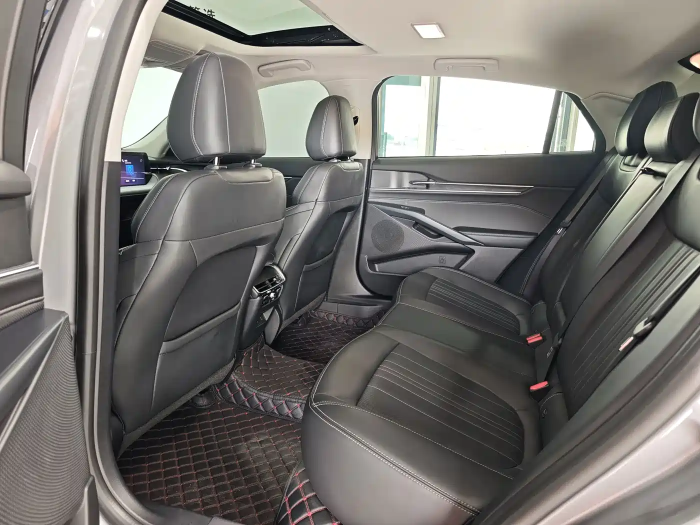 Ford Mondeo 2025 2025 2.0T EcoBoost Luxury