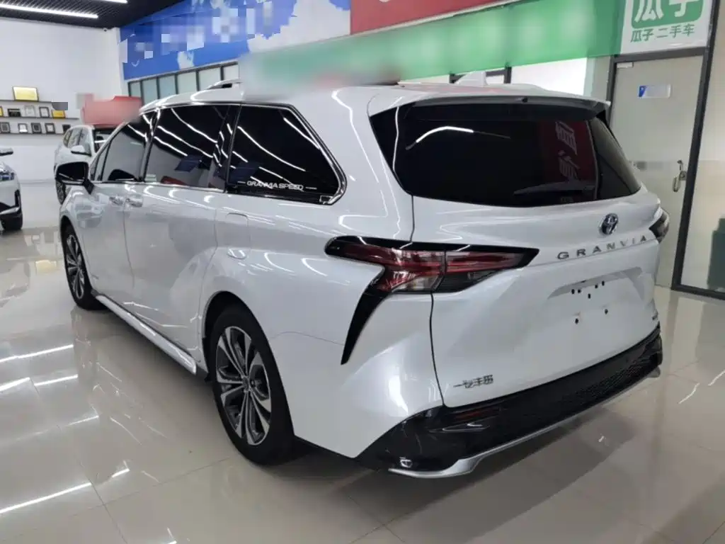 Toyota Granvia 2024 2023 2.5L Hybrid Prestige PLUS Edition