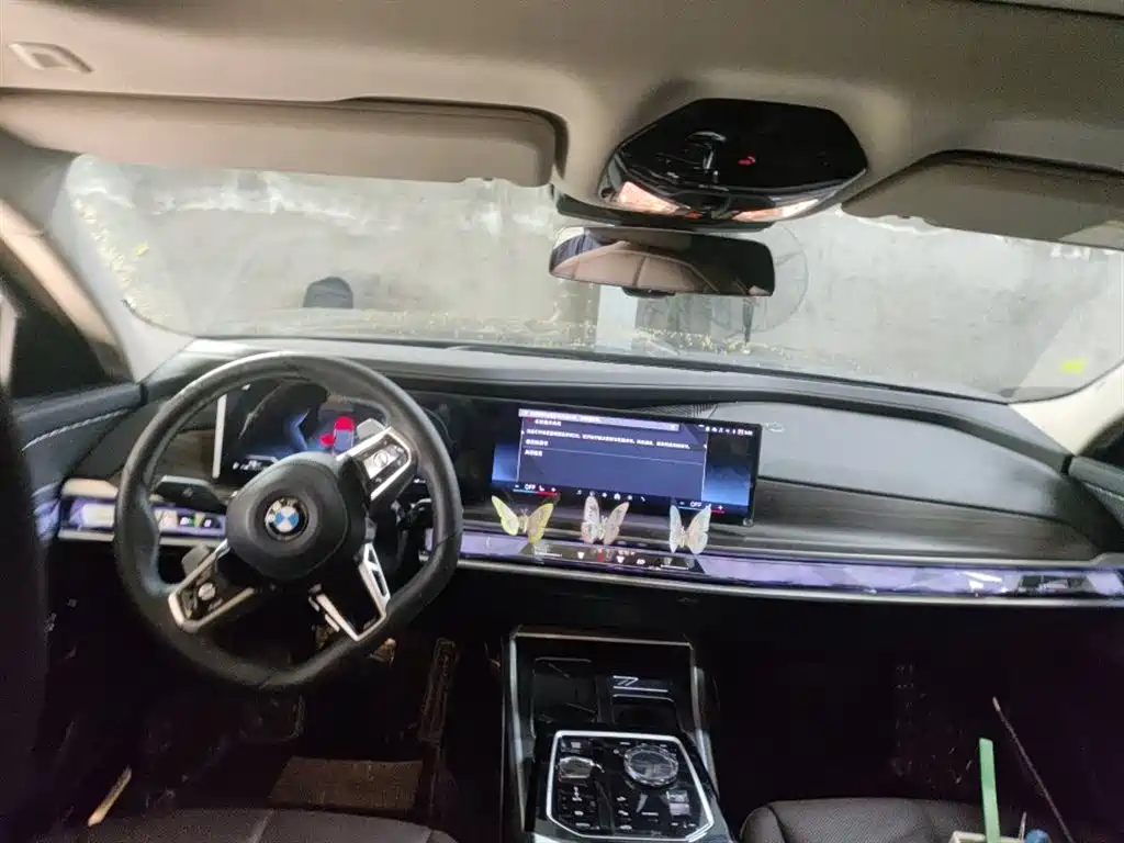 BMW 7-SERIES