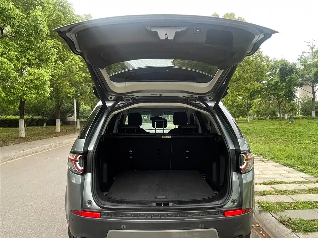 Land Rover Discovery Sport 2018 240PS SE Edition фото 9