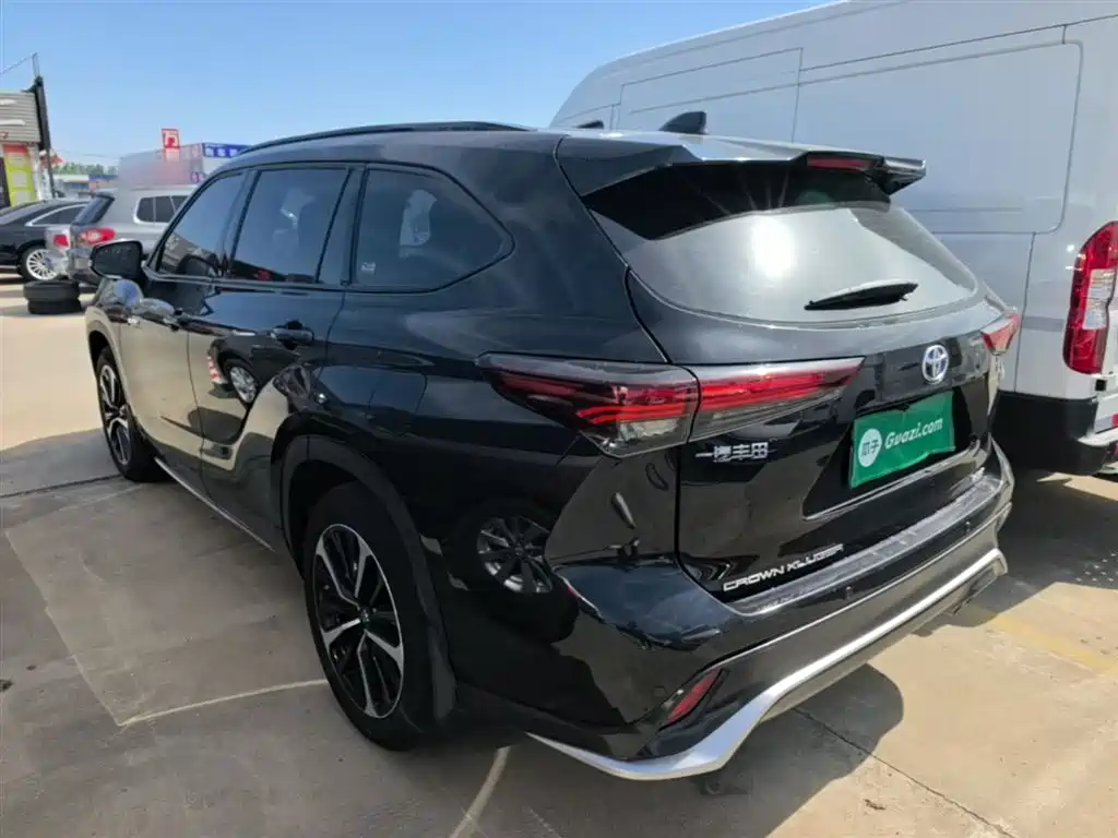 Toyota Crown Kluger 2023 2.5L HEV AWD Luxury Edition фото 5