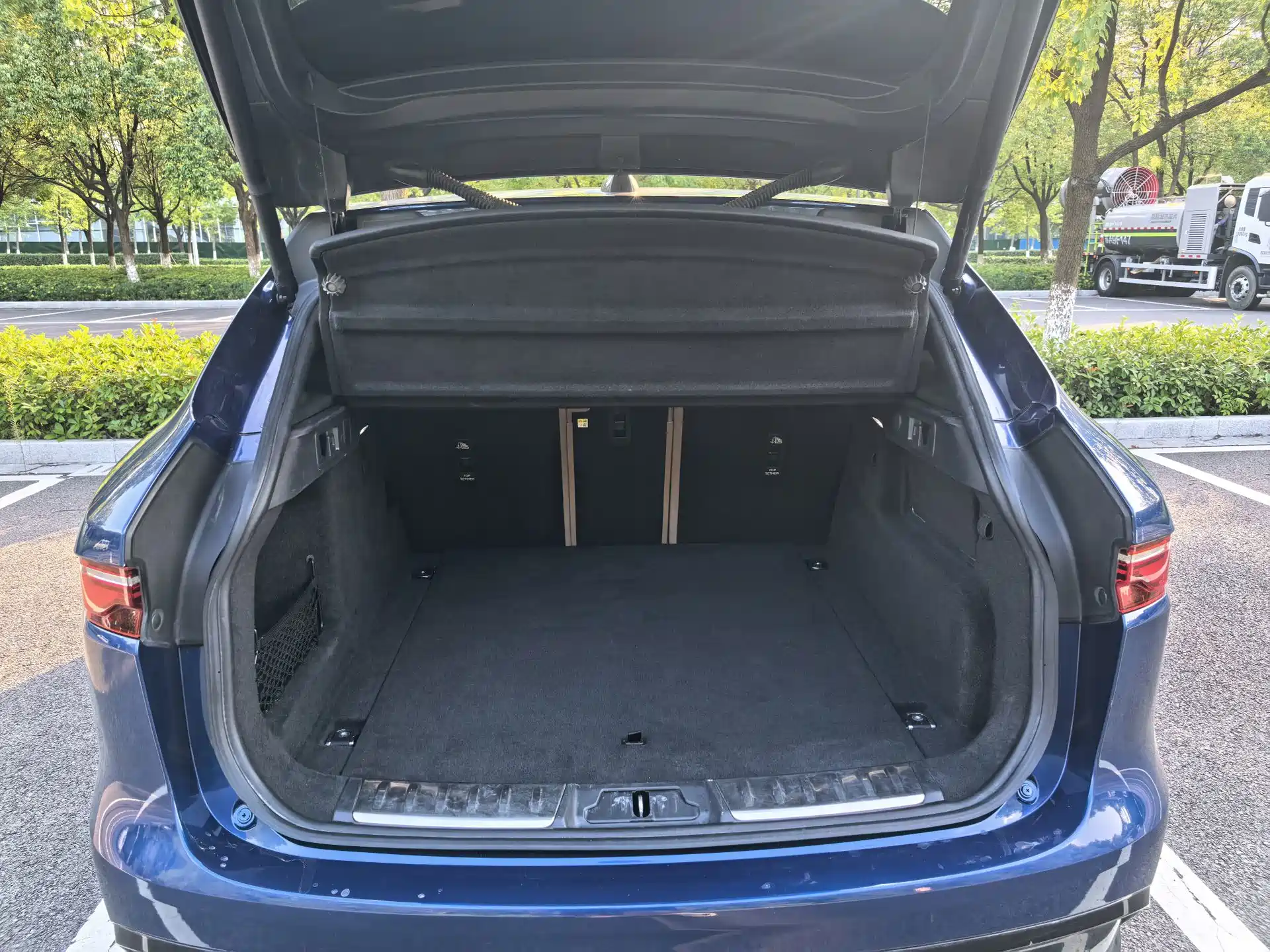 Фото 15 - Jaguar F-PACE