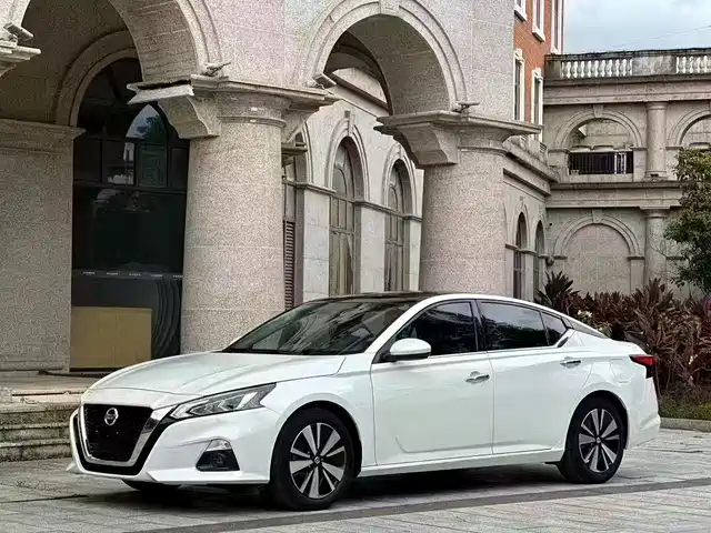 NISSAN TEANA