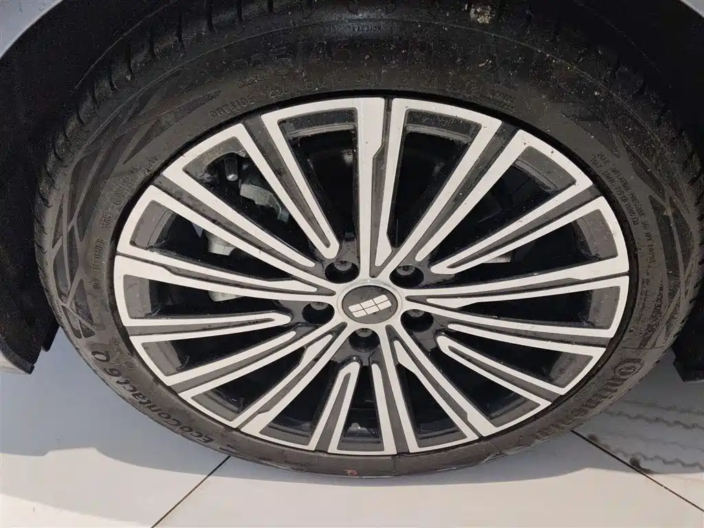 Geely Galaxy Galaxy A7 2025 EM-i 150km Explorer+ Edition фото 25