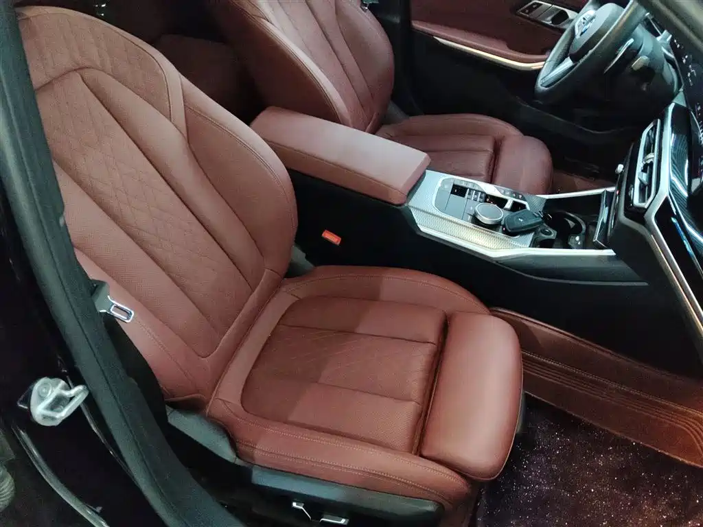 BMW 3 Series 2024 325i M Sport Shadowline Package фото 25