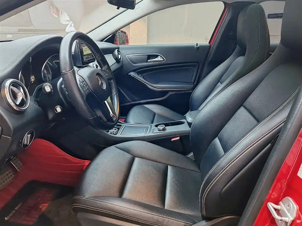 Mercedes-Benz GLA 2015 GLA 220 4MATIC Fashion Edition фото 17