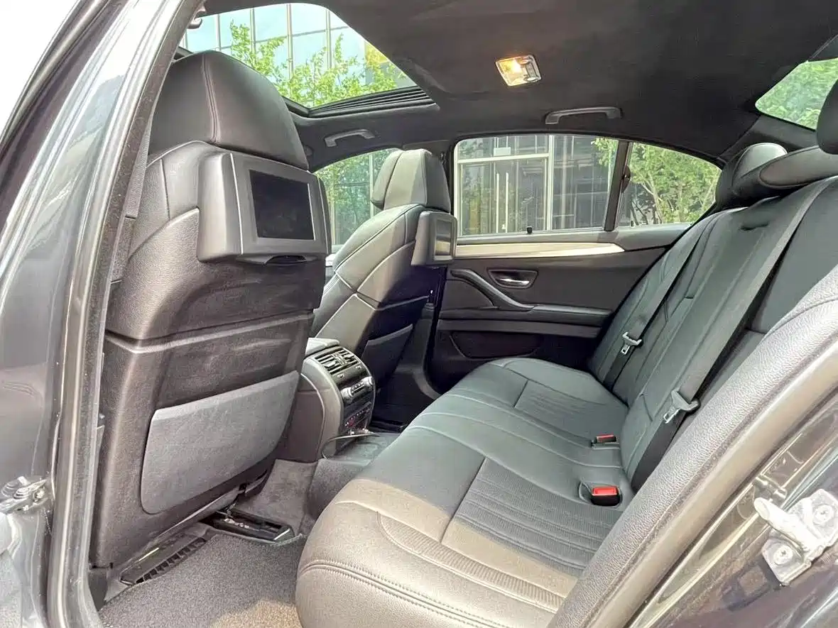 BMW M5 2012 M5 фото 8