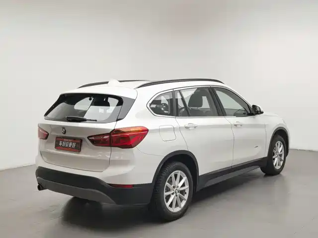 BMW X1 2016 sDrive18Li Fashion Model — фото 2