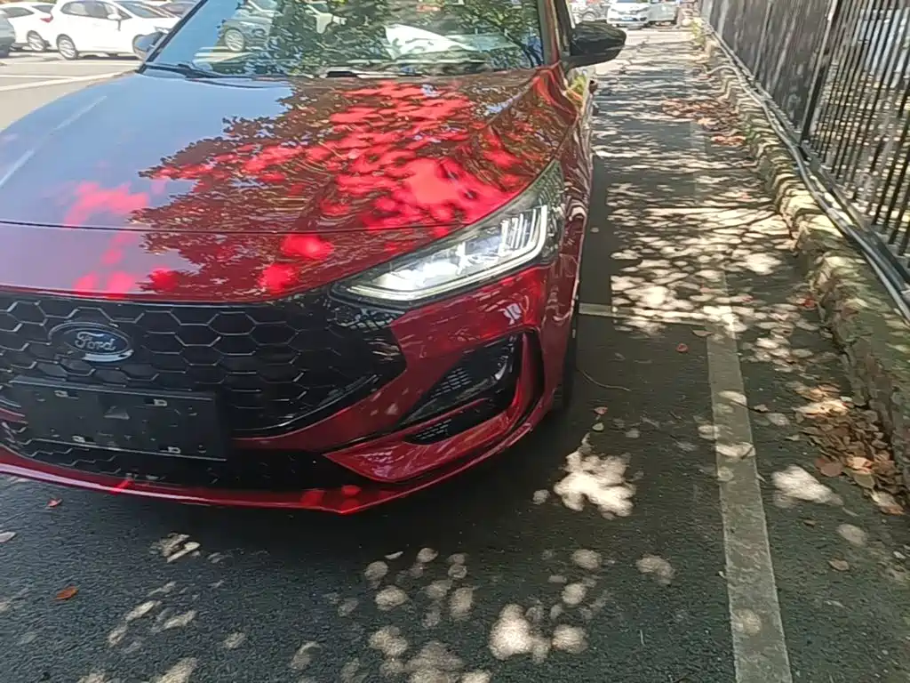 Ford Focus 2023 2022 Sedan EcoBoost 180 Automatic ST Line