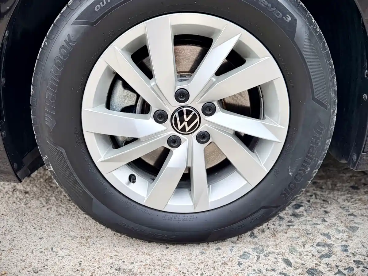 Volkswagen Passat 2022 280TSI Business Edition фото 8