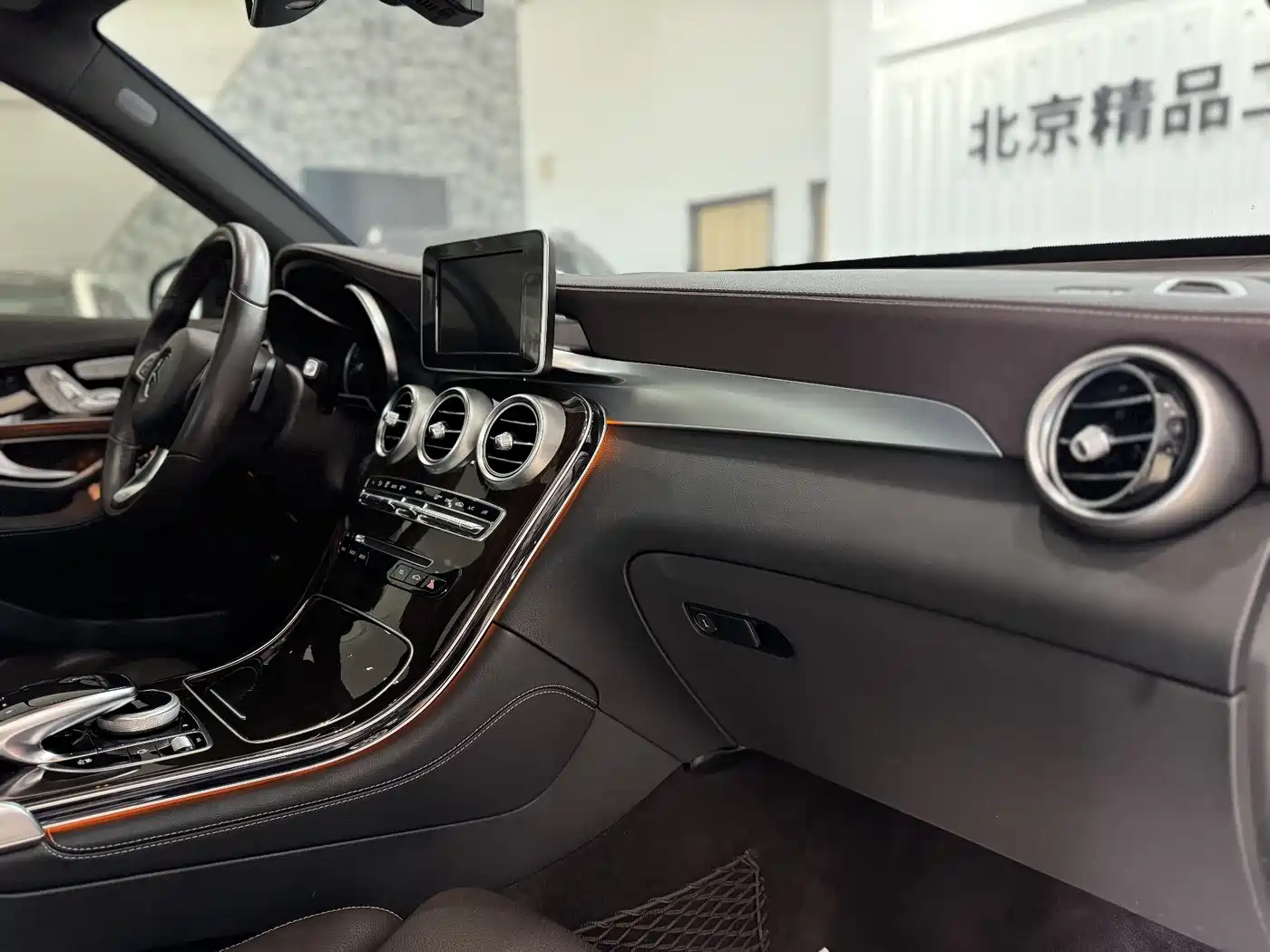 Mercedes-Benz GLC 2019 Facelift GLC 260 L 4MATIC Luxury фото 18