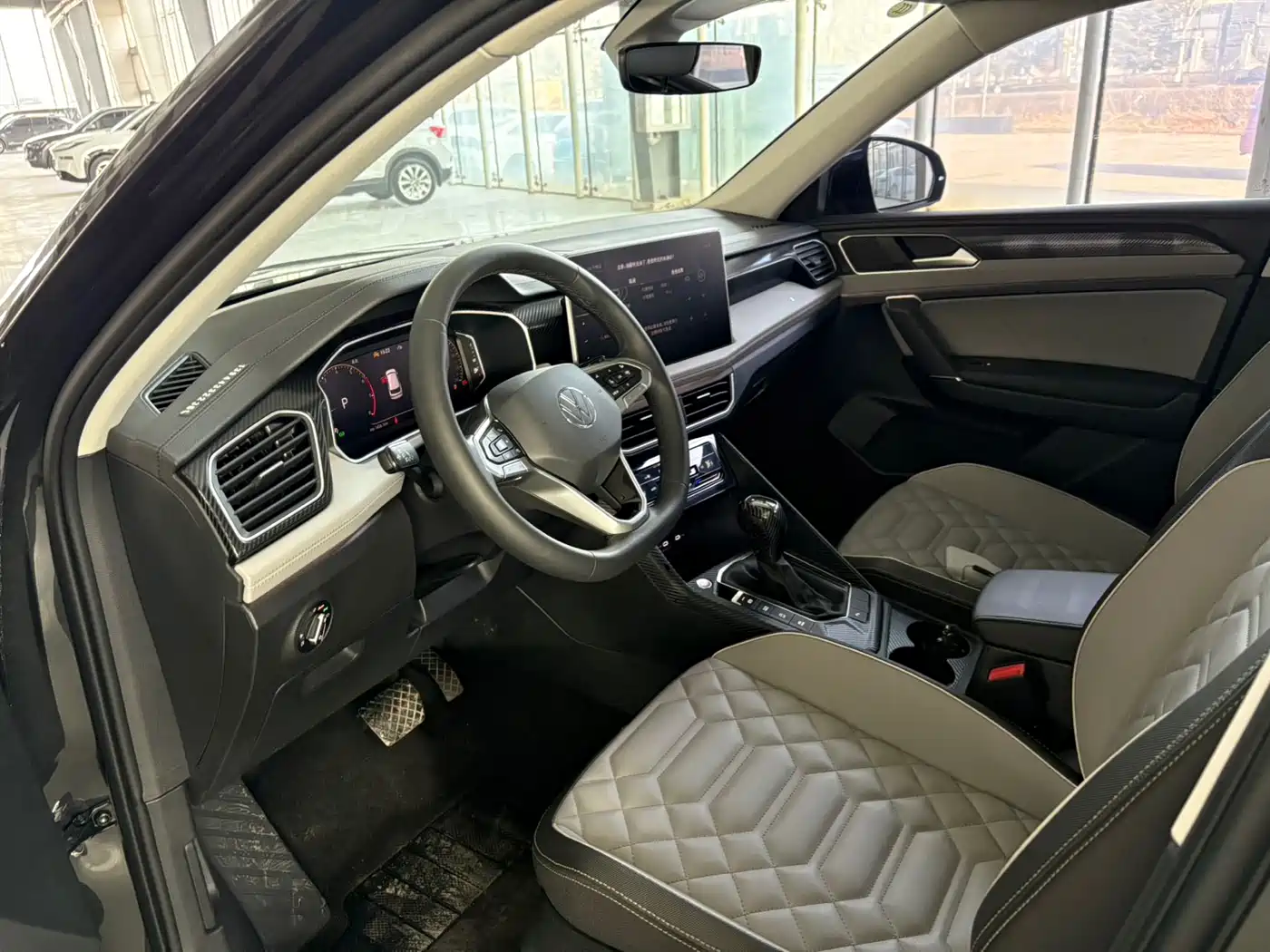 Volkswagen Tayron 2023 280TSI 2WD Luxury Plus Advanced Edition фото 12