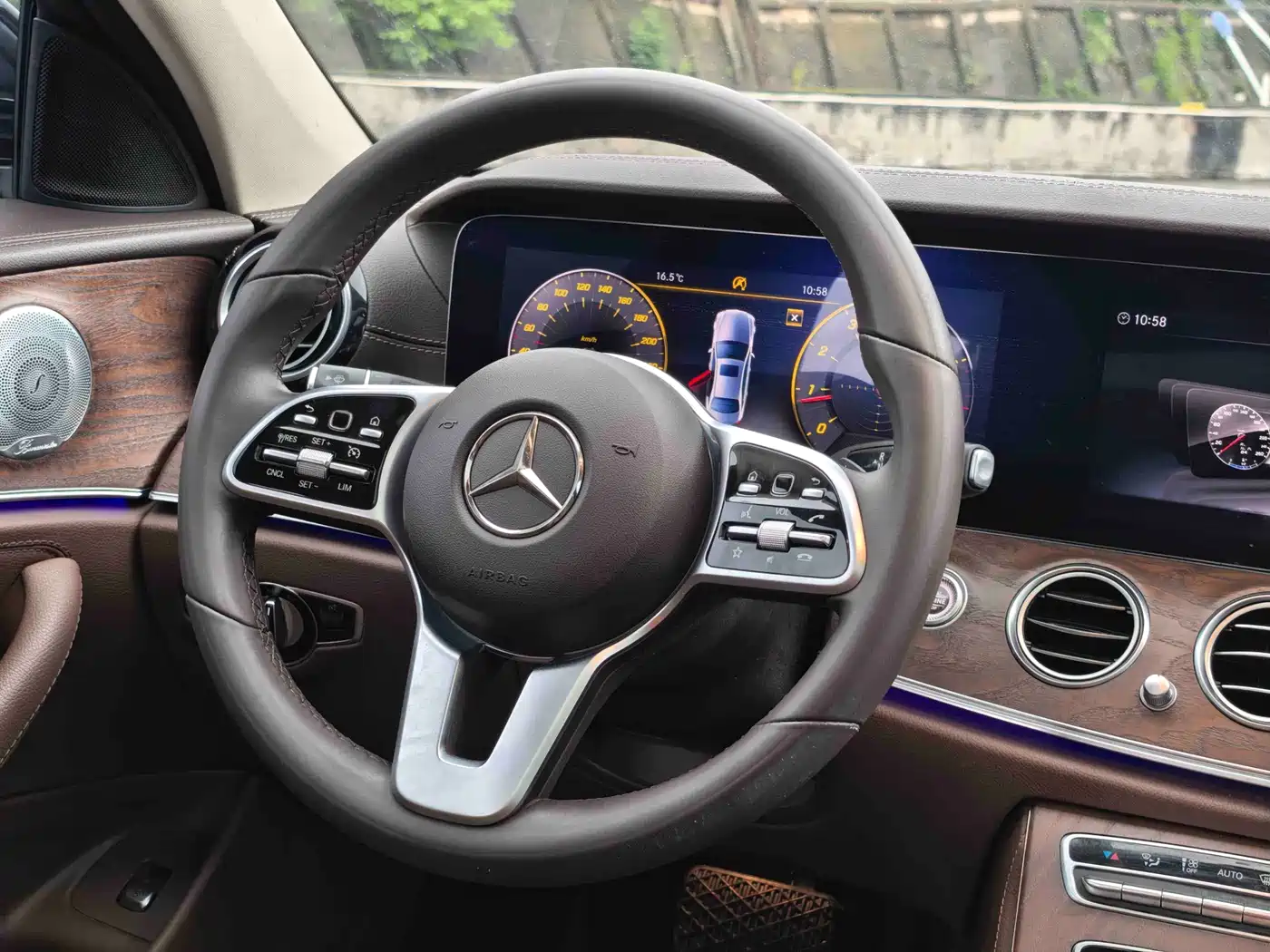 Mercedes-Benz E-Class 2020 E 300 L Luxury Model фото 8