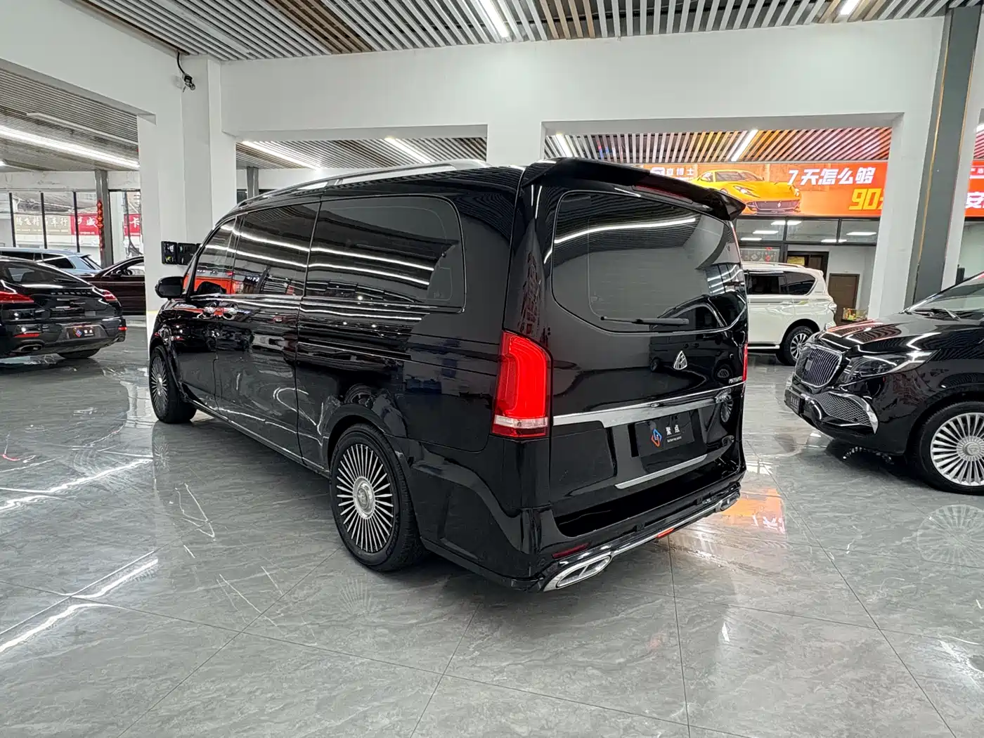 Mercedes-Benz Vito 2021 2.0T Business Edition 7-seater фото 4