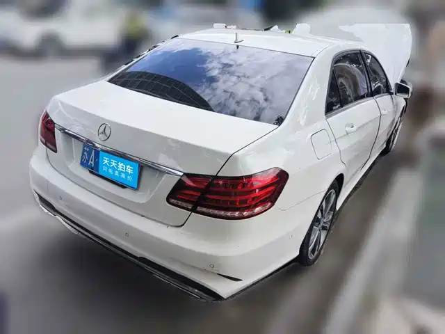 Mercedes-Benz E-Class 2015 E 260 L Sport — фото 2