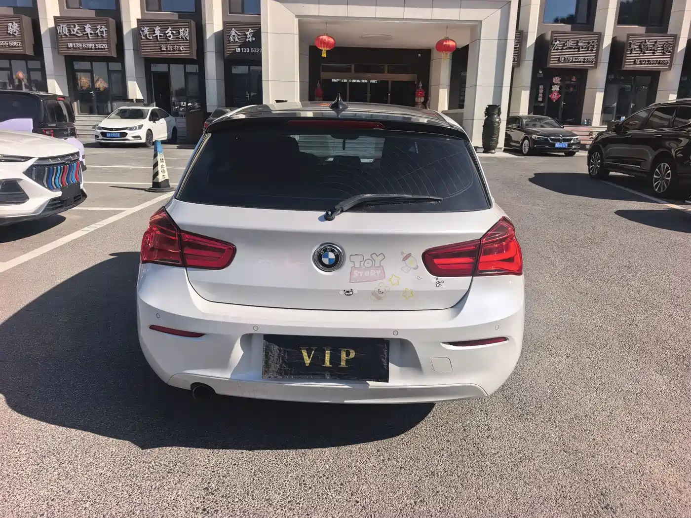 BMW 1 Series (Import) 2018 118i Leading фото 5