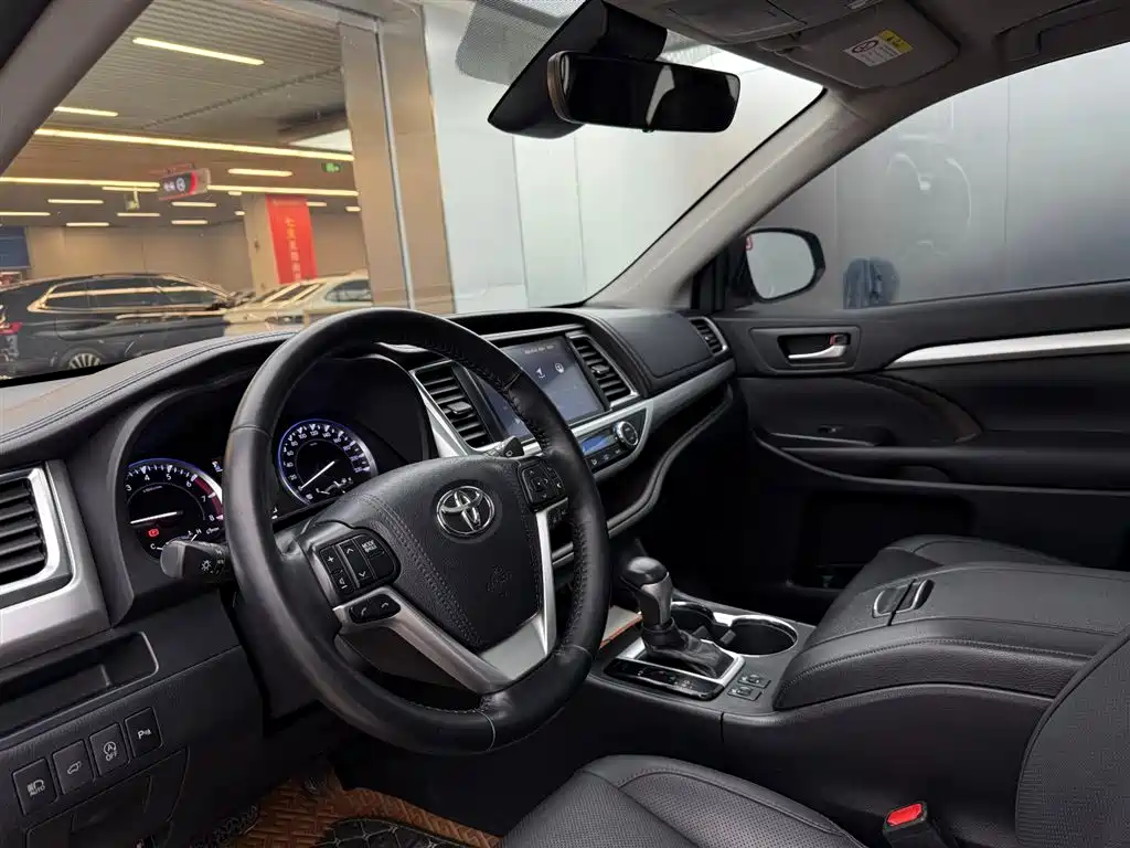 Toyota Highlander 2018 2.0T 4WD Premium 7-seater China VI фото 7
