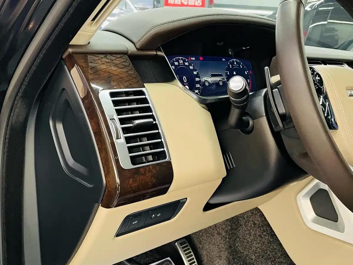 LAND ROVER RANGE ROVER