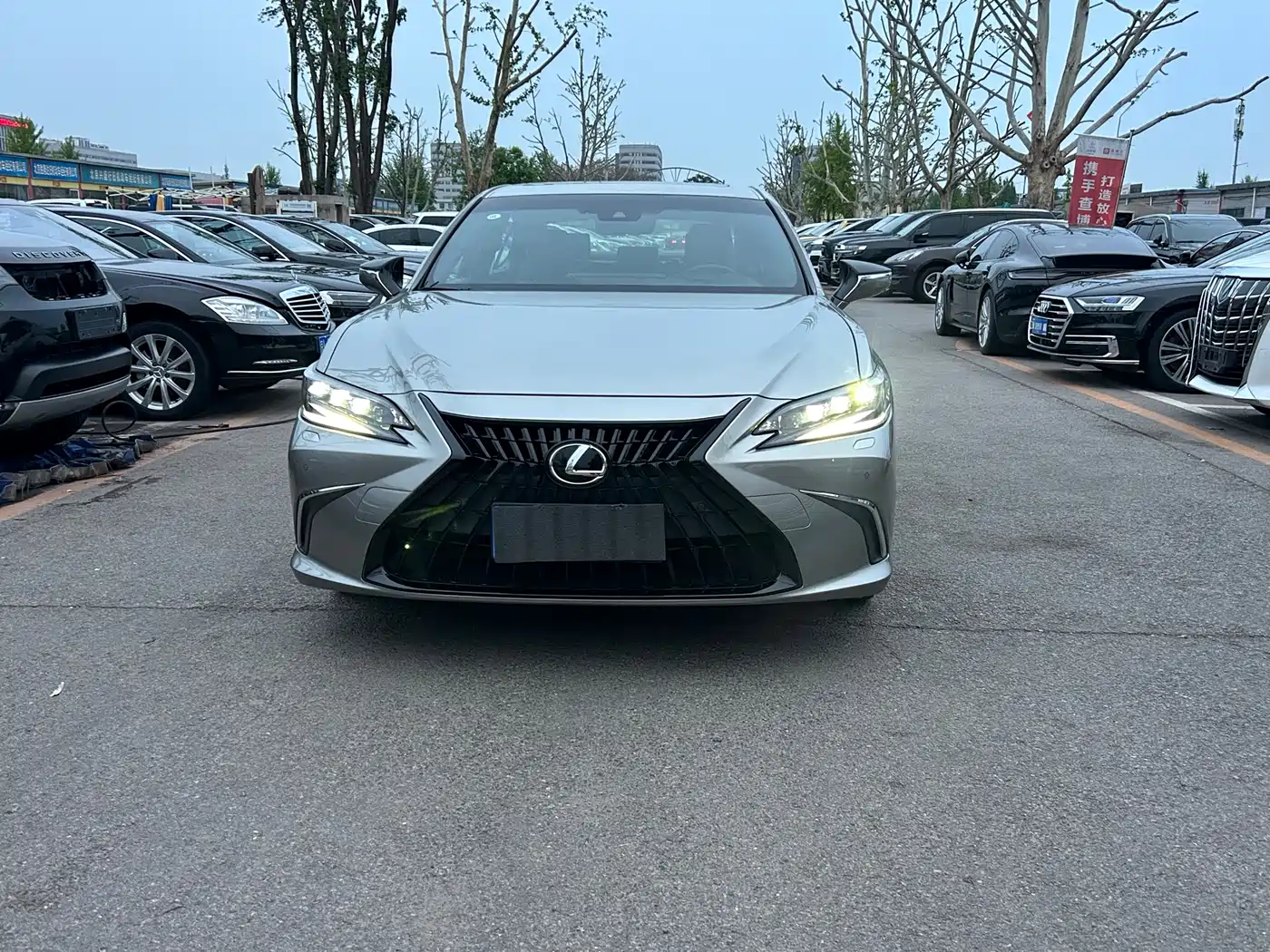 Lexus ES 2022 300h Ultimate Edition фото 2