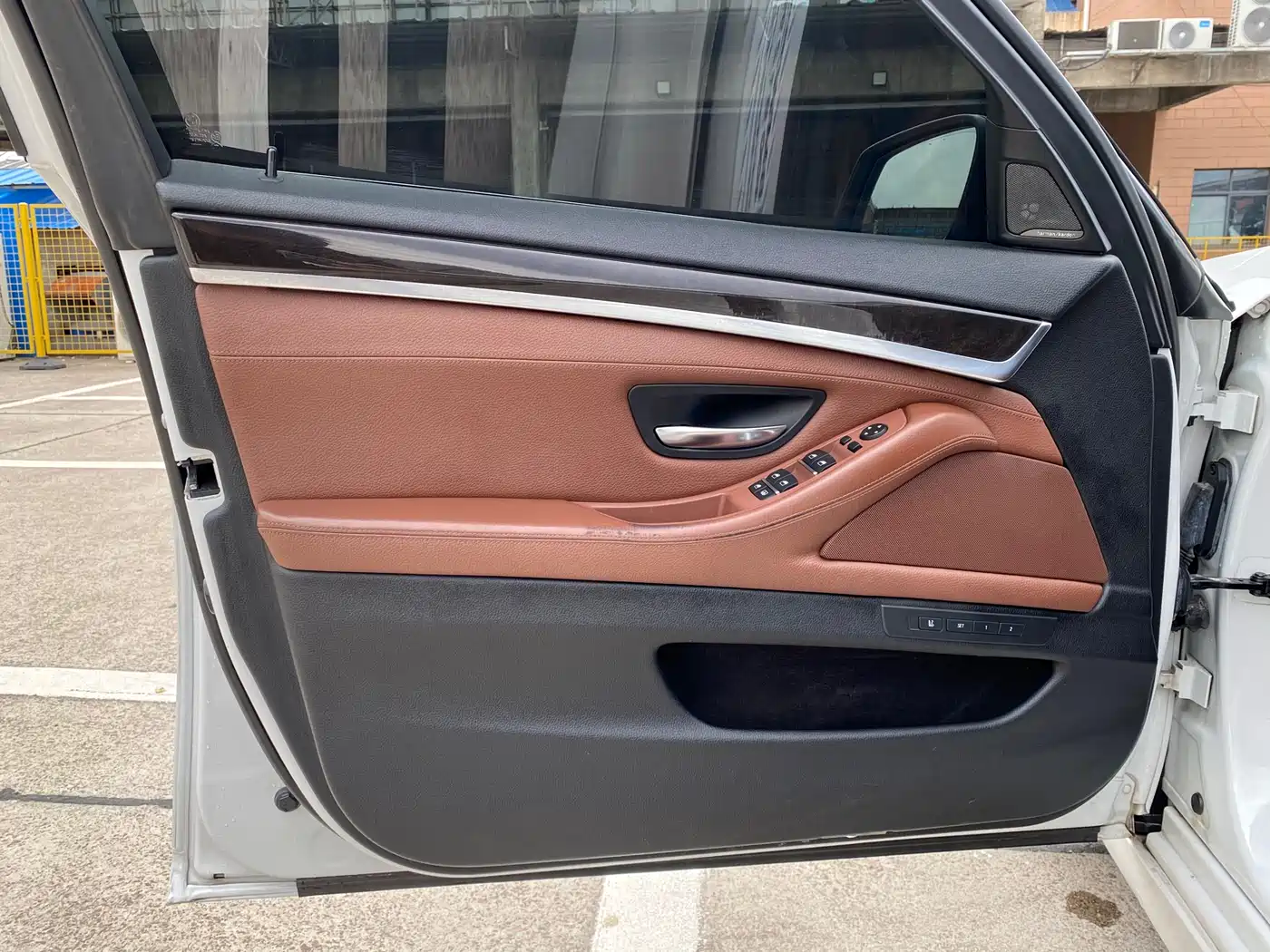 BMW 5 Series 2015 535Li Leading фото 8